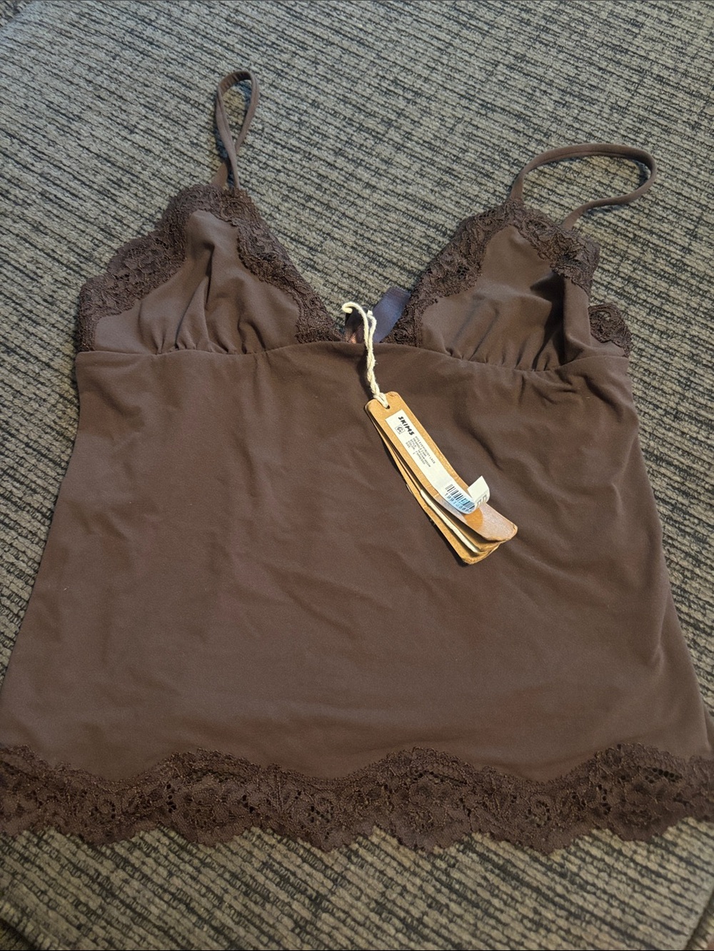 Skims fits everbody lace triangle cami